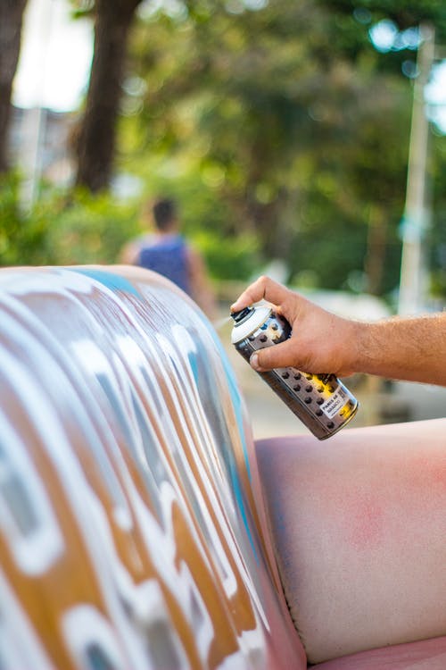 How to apply spray paint properly to dry faster