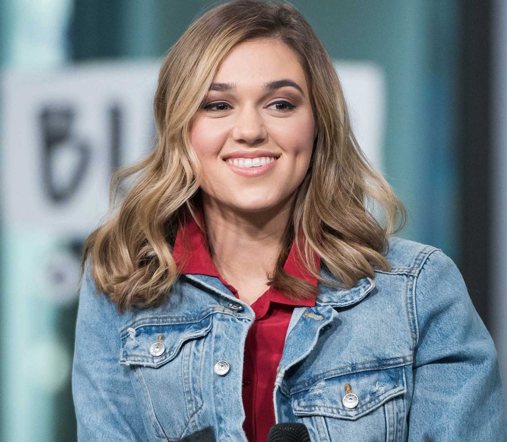 Sadie Robertson wearing a jean jacket 